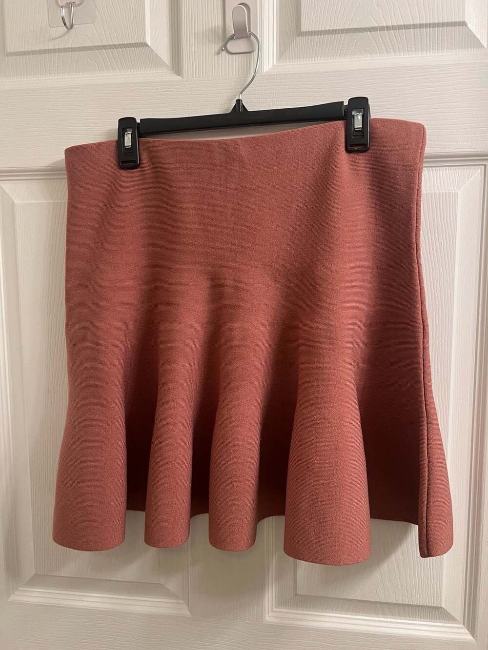 Express Body Contour Skirt Size L Ruffle Knit Dusty Rose